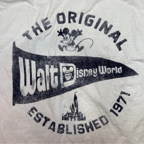 White Hanes Beefy ‘The Original Walt Disney World’ t-shirt size Medium - Picture 3 of 3